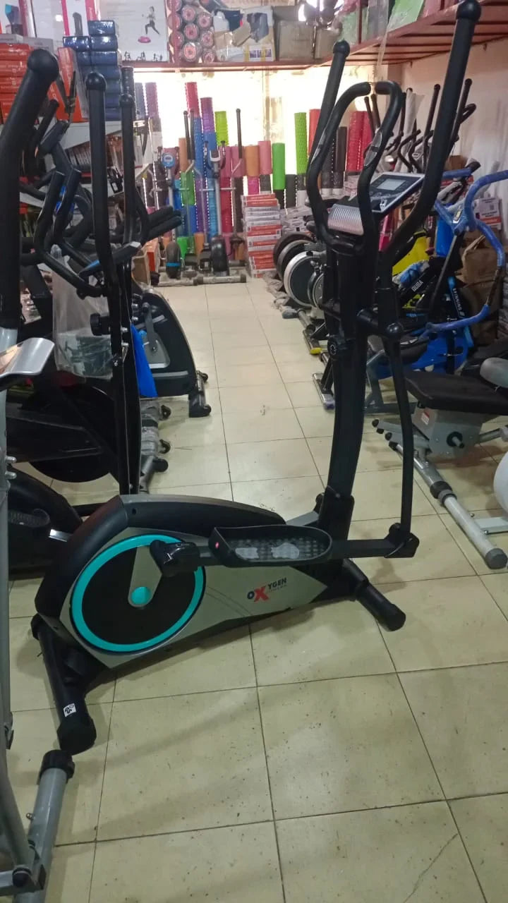 Oxygen Fitness Elliptical Trainer 8729E | Elliptical Cross Trainer with 8-Level Magnetic Resistance, LCD Display & 120KG+ Weight Capacity for Home & Commercial Use
